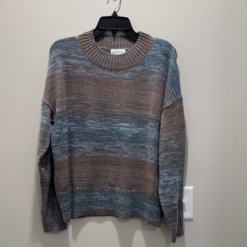 Evereve Women's Blue and Brown Crewneck Sweater